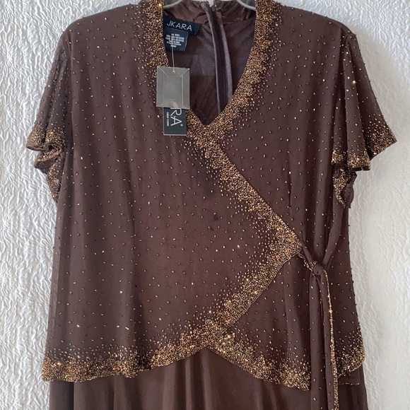 Jkara Beaded Bodice V-Neck Short Sleeve Faux Wrap Gown - Picture 4 of 12